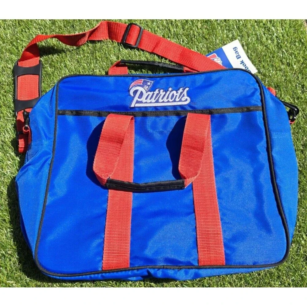 1990s Mead NFL New England Patriots Messenger Carry-on Gym Laptop Book Bag NWT
